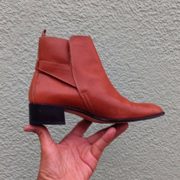 TALBOTS LADIES GENUINE LEATHER  BUCKLED BOOTIES - Picture 10 of 17